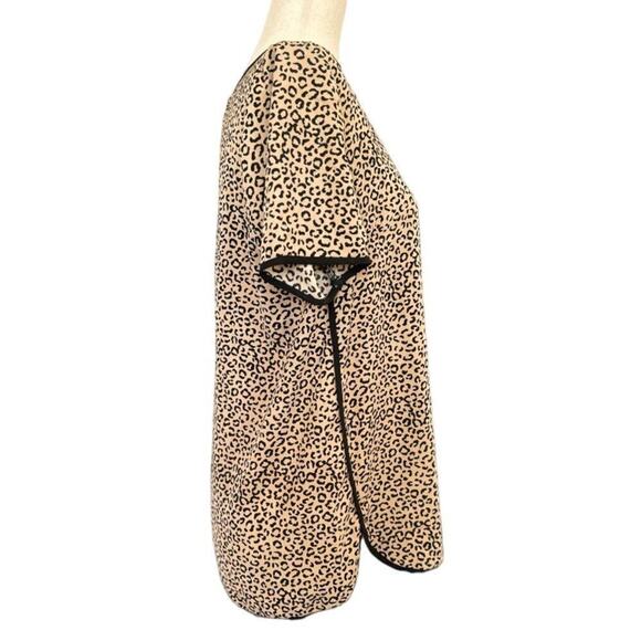 Lumiere Animal Print Blouse with Keyhole back Size Small - Picture 6 of 11